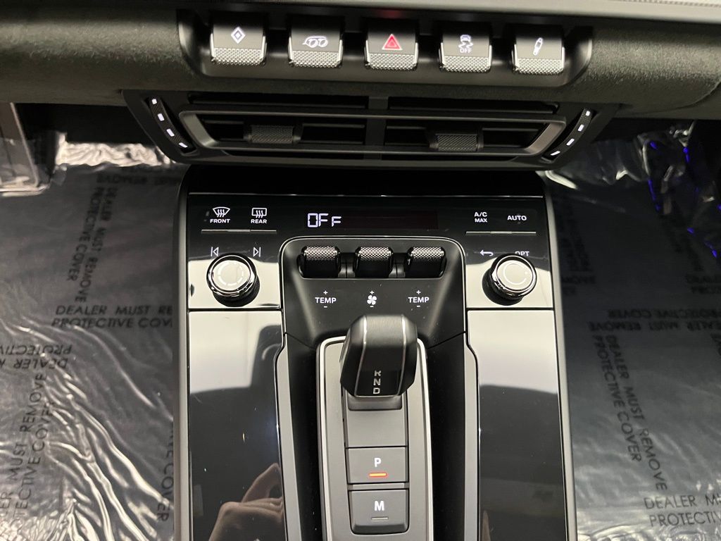 Thumbnail: 2022 Porsche 911 - 16