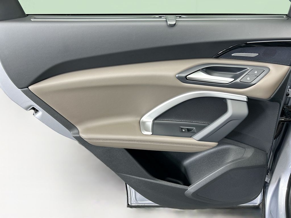 Thumbnail: 2025 Audi Q5 - 26