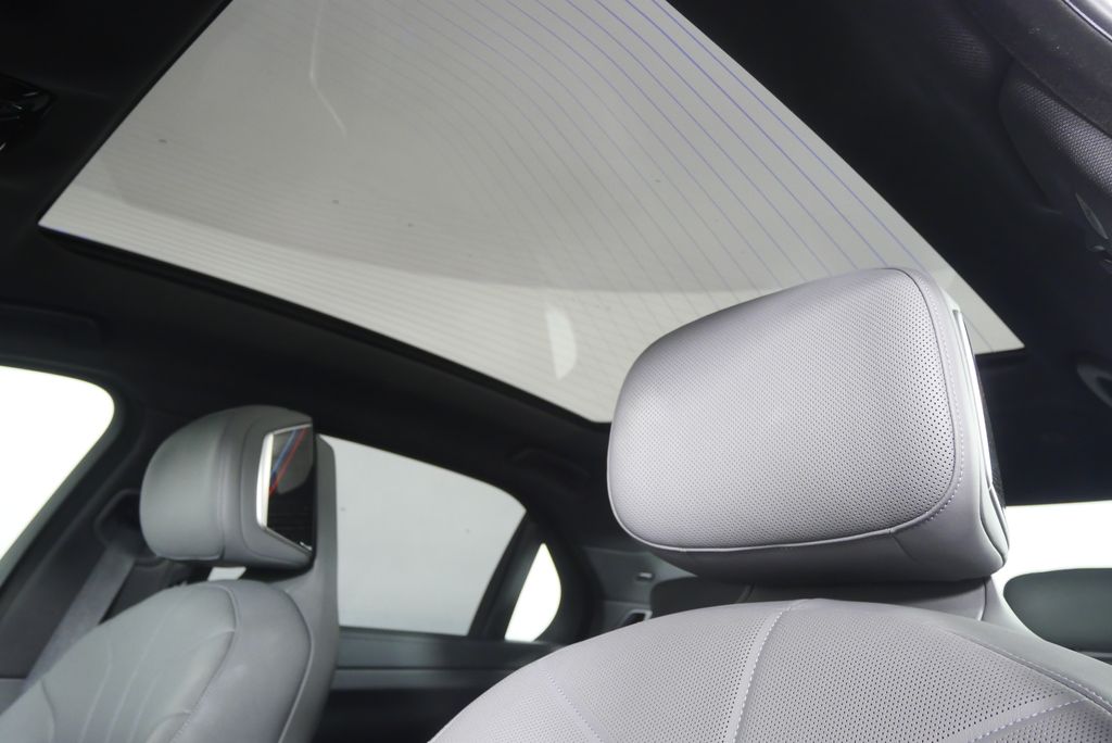 Thumbnail: 2023 BMW 7 Series - 12