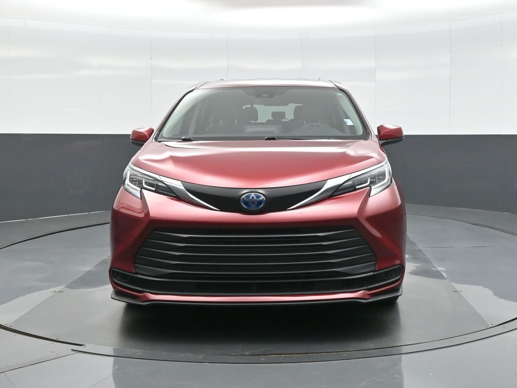 Certified 2022 Toyota Sienna LE with VIN 5TDKRKEC1NS076022 for sale in Kansas City