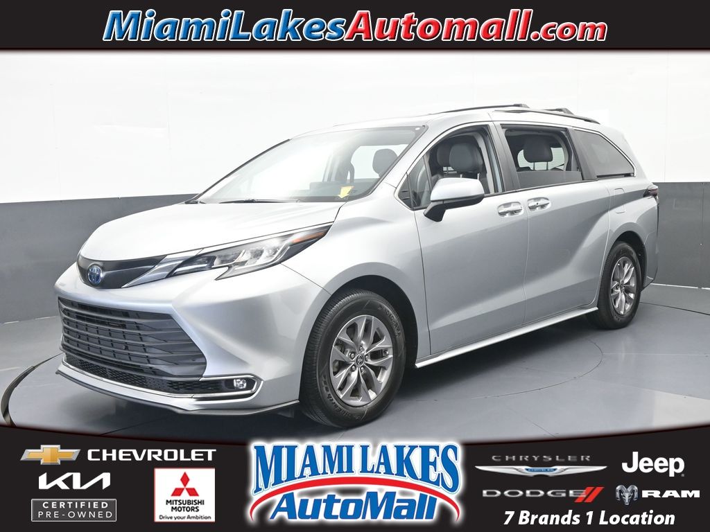 2023 Toyota Sienna XLE 7-Passenger FWD