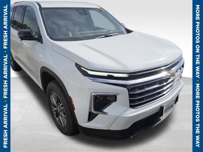 Summit White 2026 Chevrolet Traverse SUV / Crossover Four-Wheel Drive 8-Speed Automatic