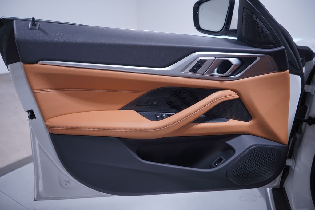 Thumbnail: 2023 BMW i4 - 16