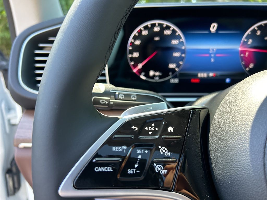 Thumbnail: 2026 Mercedes-Benz GLE - 12