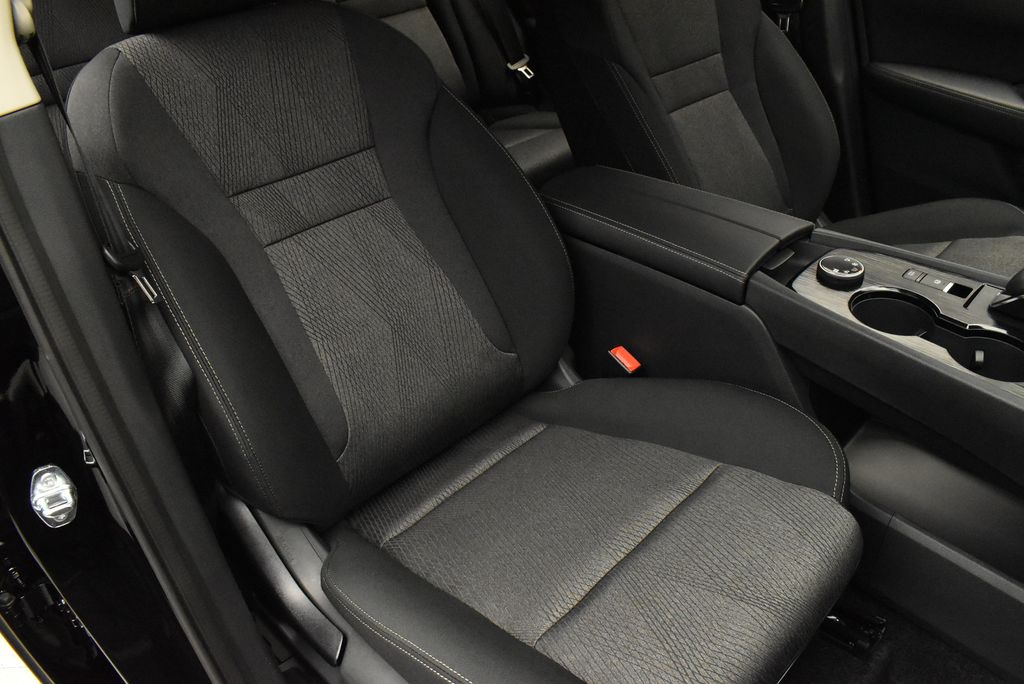 2025 Nissan Rogue SV 24