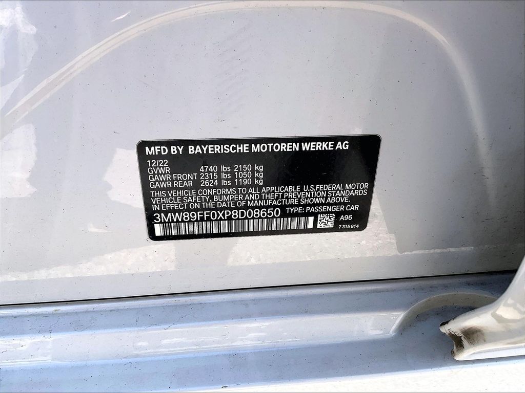 2023 BMW 3 Series — photo 32