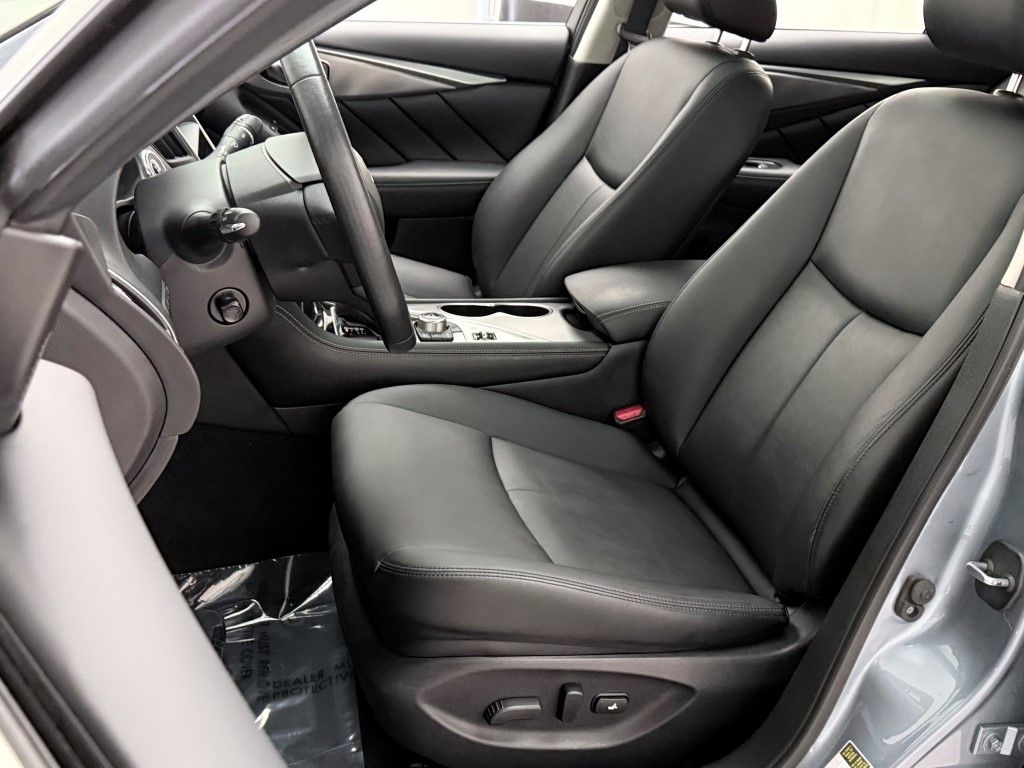 Thumbnail: 2016 INFINITI Q50 - 31