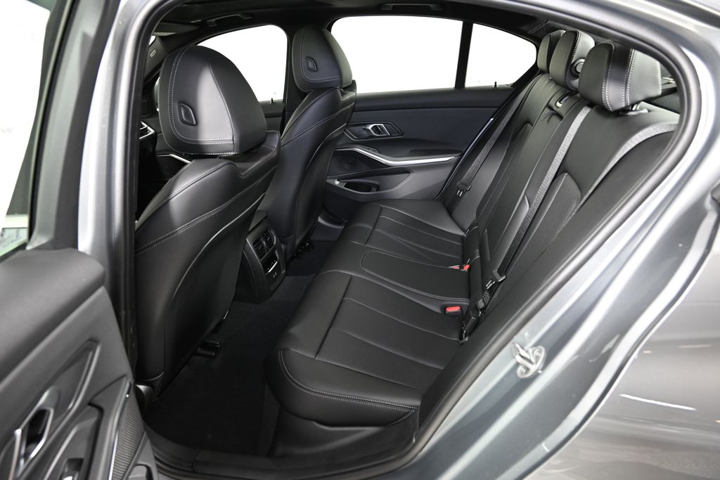 Thumbnail: 2026 BMW 3 Series - 24