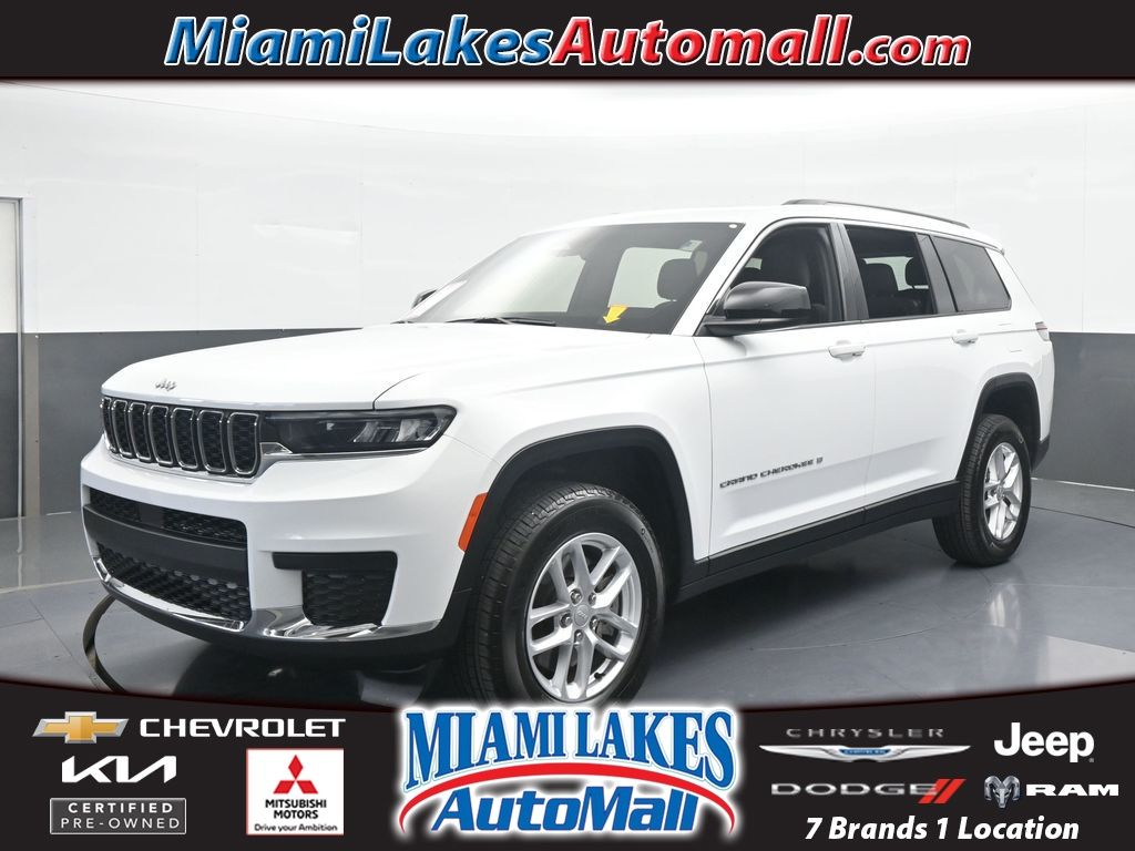 2024 Jeep Grand Cherokee L Laredo's photo