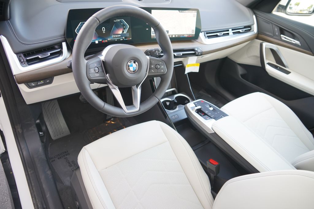 Thumbnail: 2027 BMW X1 - 14