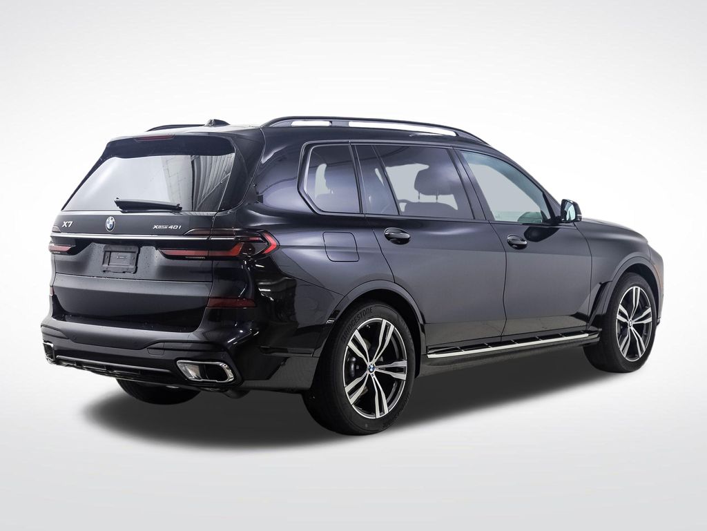 Thumbnail: 2026 BMW X7 - 5