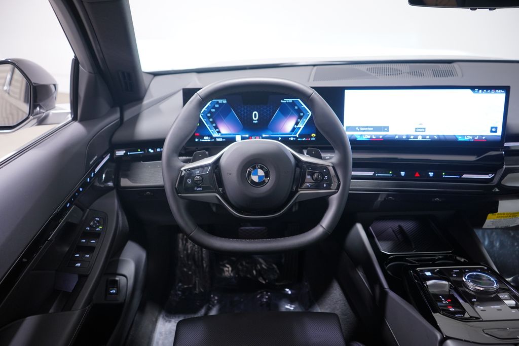 Thumbnail: 2025 BMW 5 Series - 11