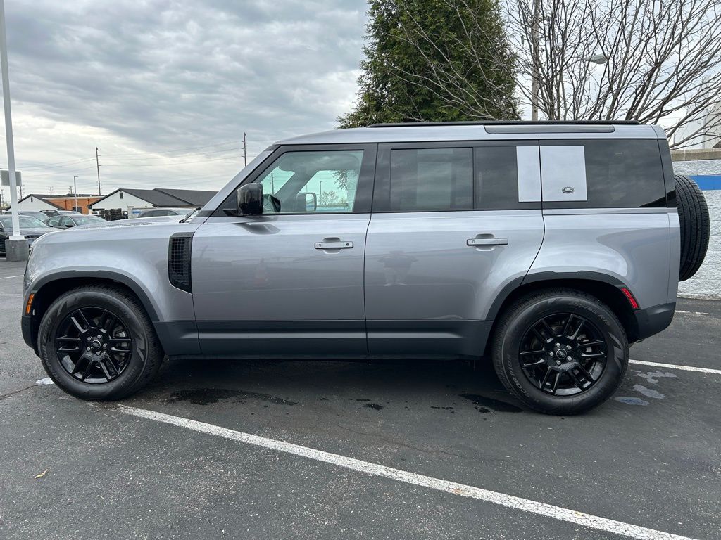 2024 Land Rover Defender 110 2