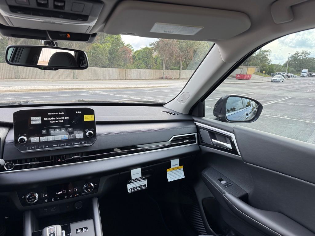 2025 Mitsubishi Outlander PHEV SE photo 18