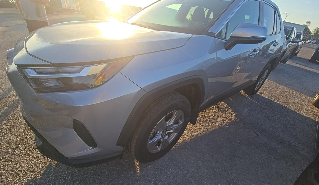 2025 Toyota RAV4 XLE FWD