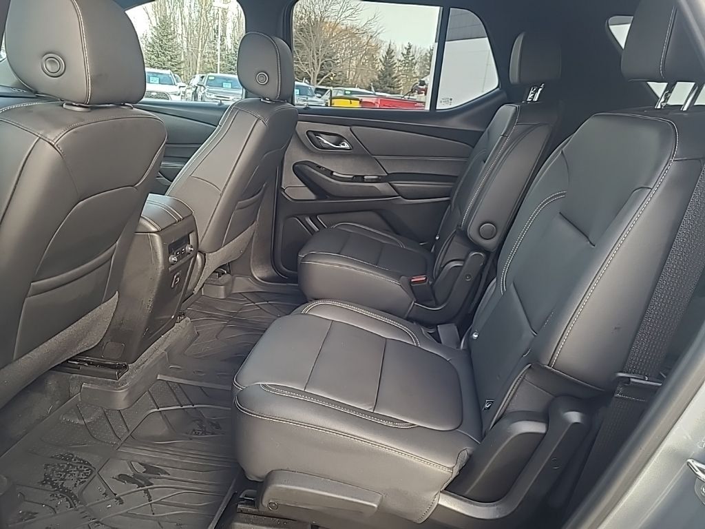 used 2023 Chevrolet Traverse car, priced at $32,811