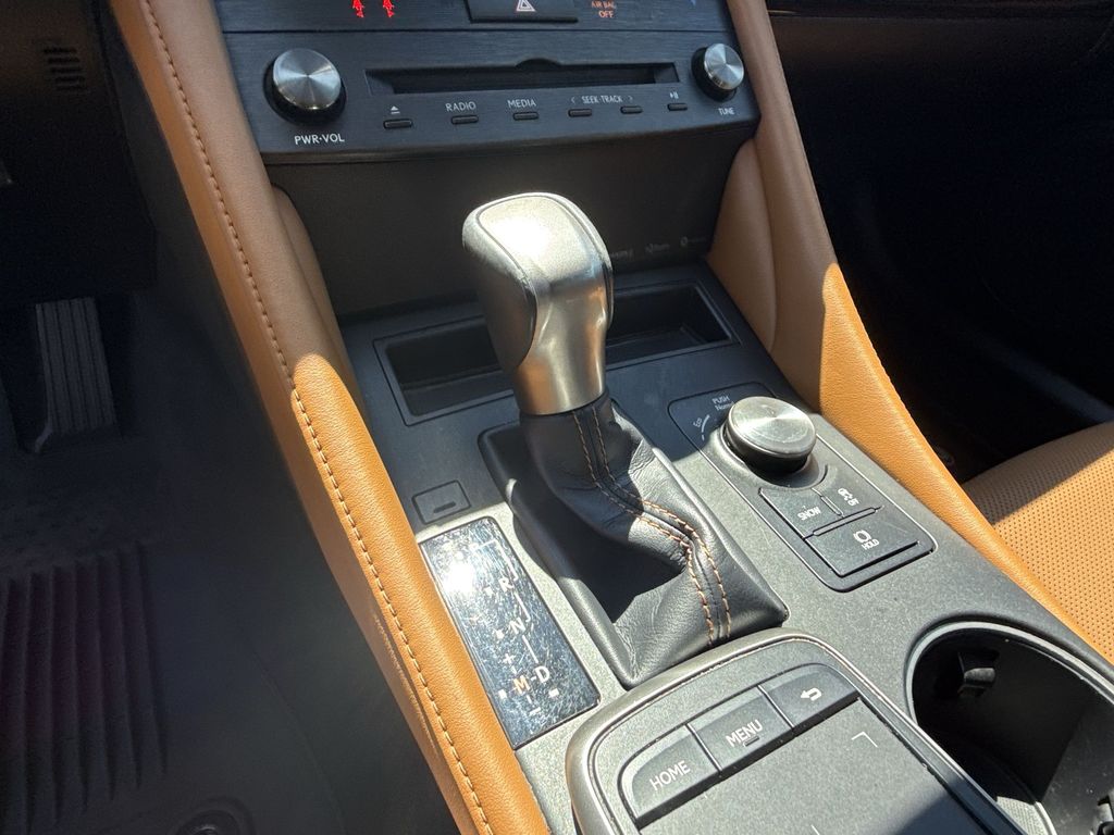 Thumbnail: 2022 Lexus RC - 20