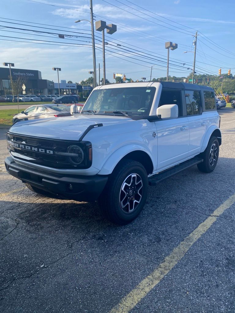 Oxford White 2024 Ford Bronco SUV / Crossover Four-Wheel Drive Automatic