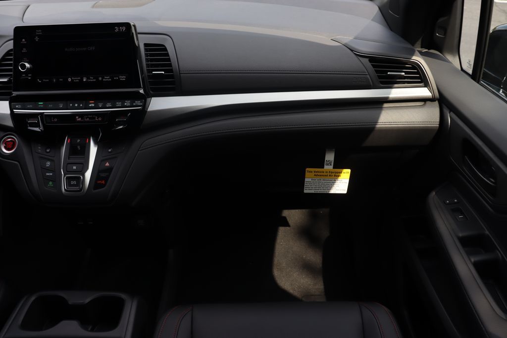 Thumbnail: 2026 Honda Odyssey - 17