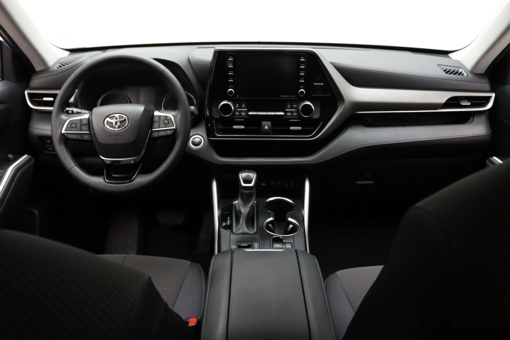 Thumbnail: 2021 Toyota Highlander - 24