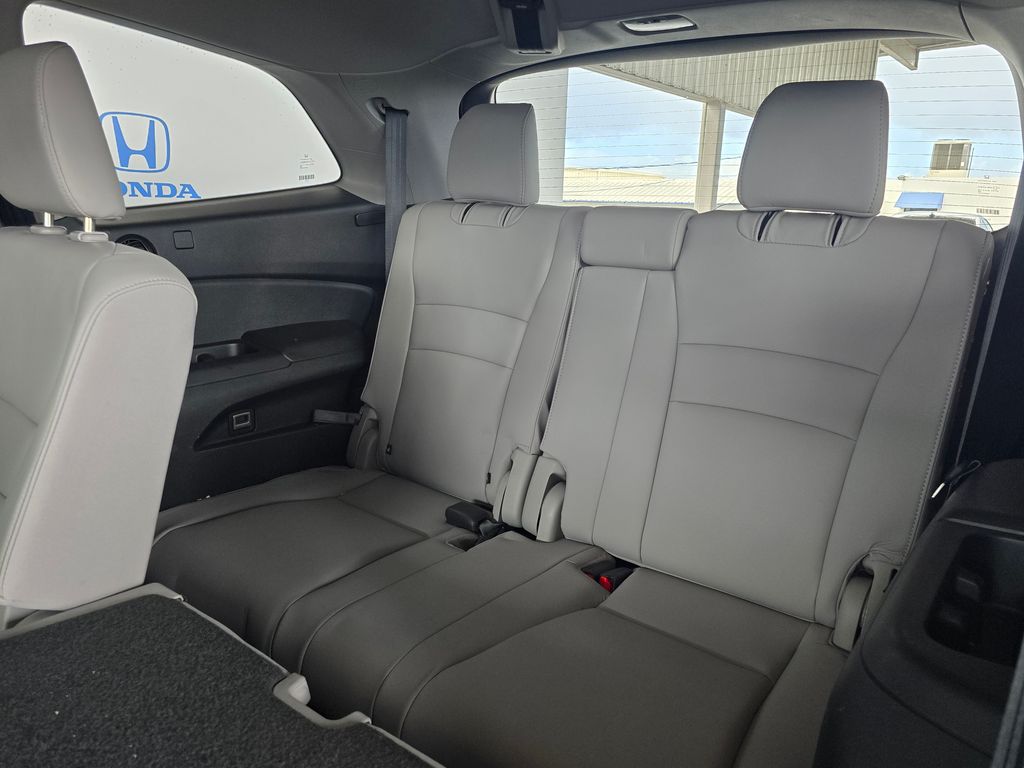 Thumbnail: 2022 Honda Pilot - 17