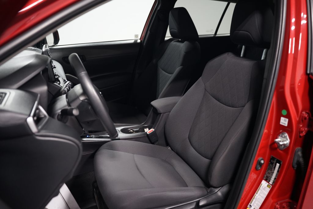 2022 Toyota Corolla Cross LE 25