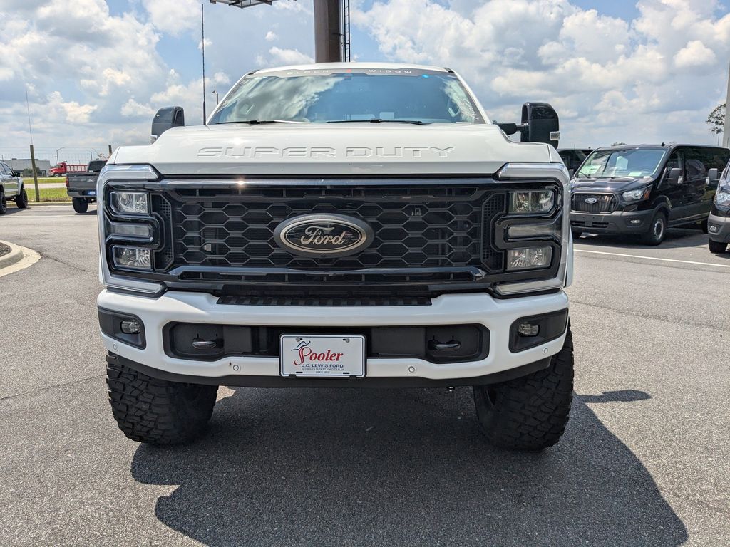 2025 Ford F-250 Black Widow