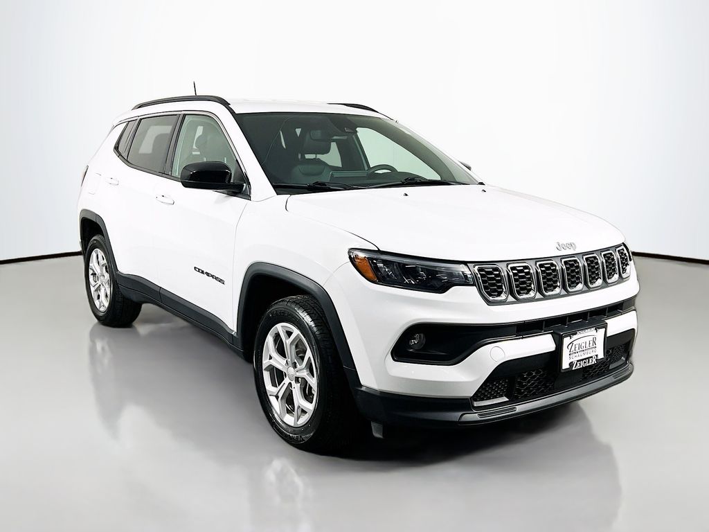Bright White Clearcoat 2024 Jeep Compass SUV / Crossover Four-Wheel Drive 8-Speed Automatic
