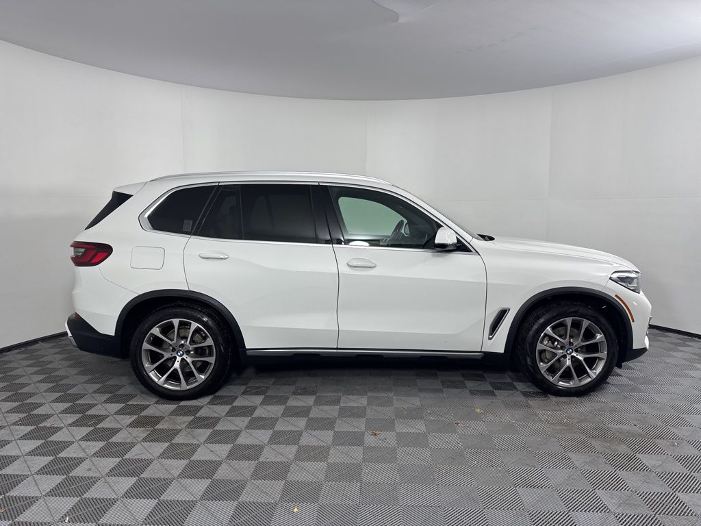 Thumbnail: 2021 BMW X5 - 4