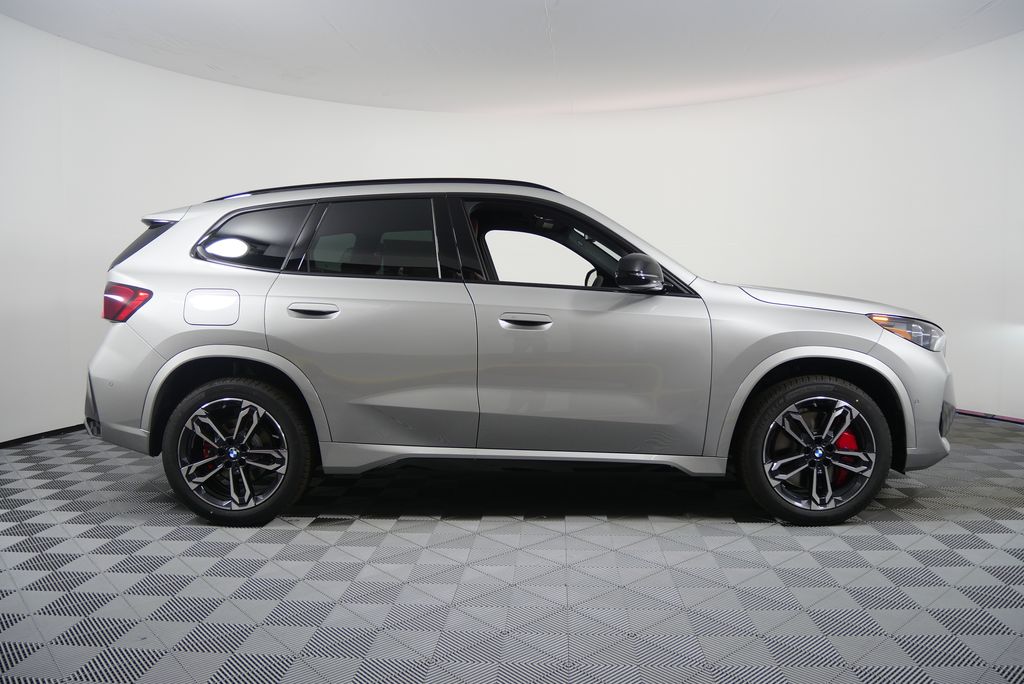Thumbnail: 2025 BMW X1 - 2