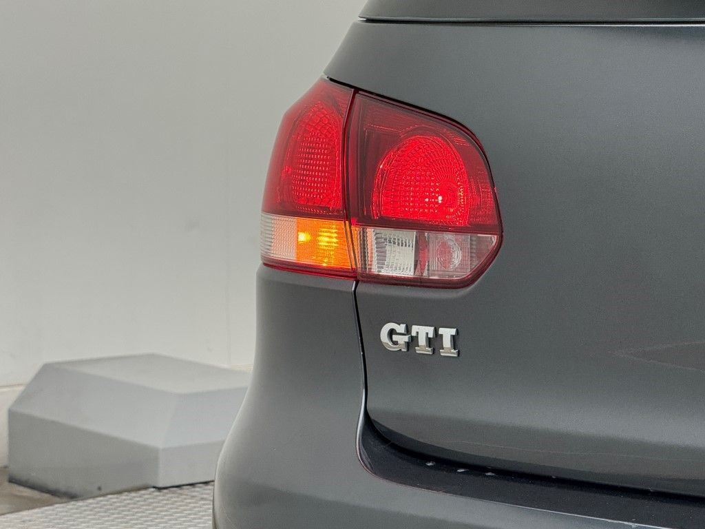 2012 Volkswagen Golf GTI Autobahn 12