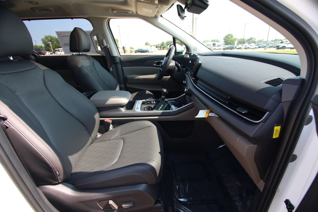 New 2027 Kia Carnival MPV Van