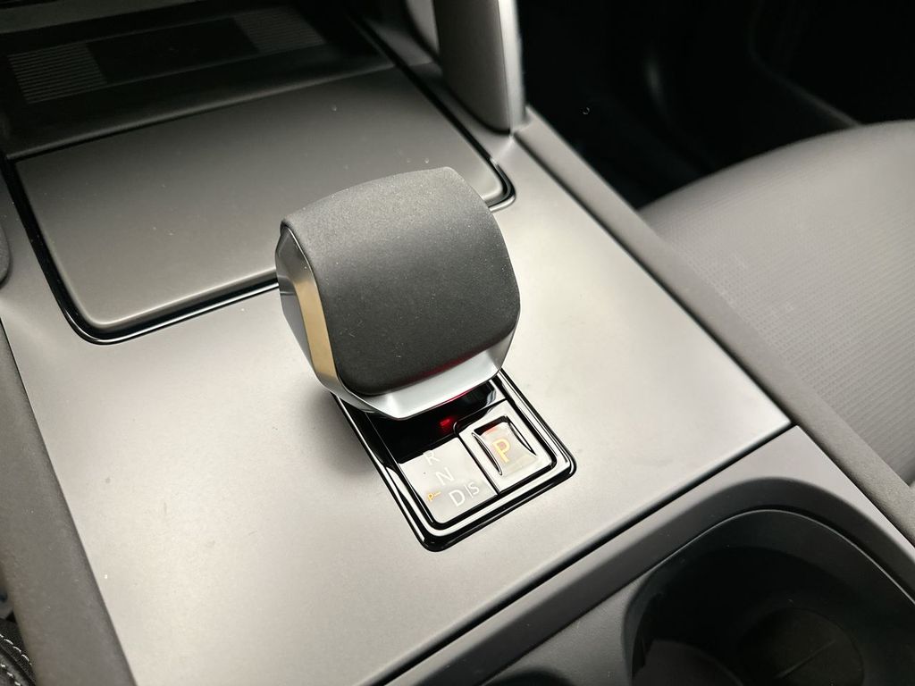 Thumbnail: 2025 Land Rover Discovery Sport - 9