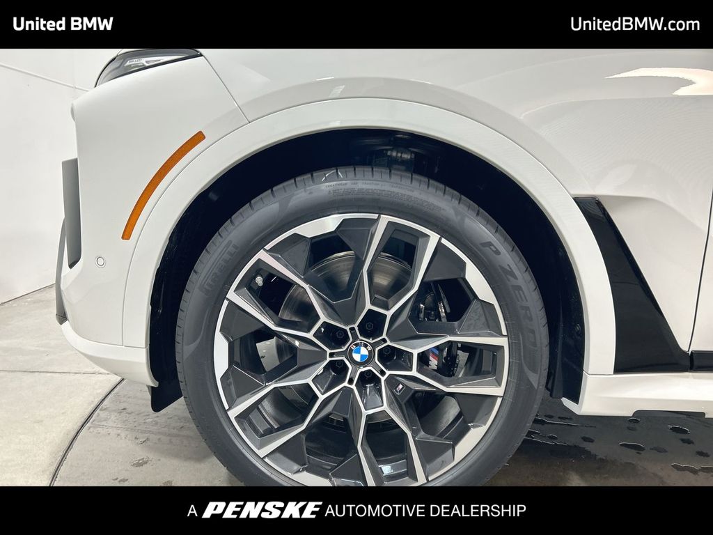 Thumbnail: 2026 BMW X7 - 10