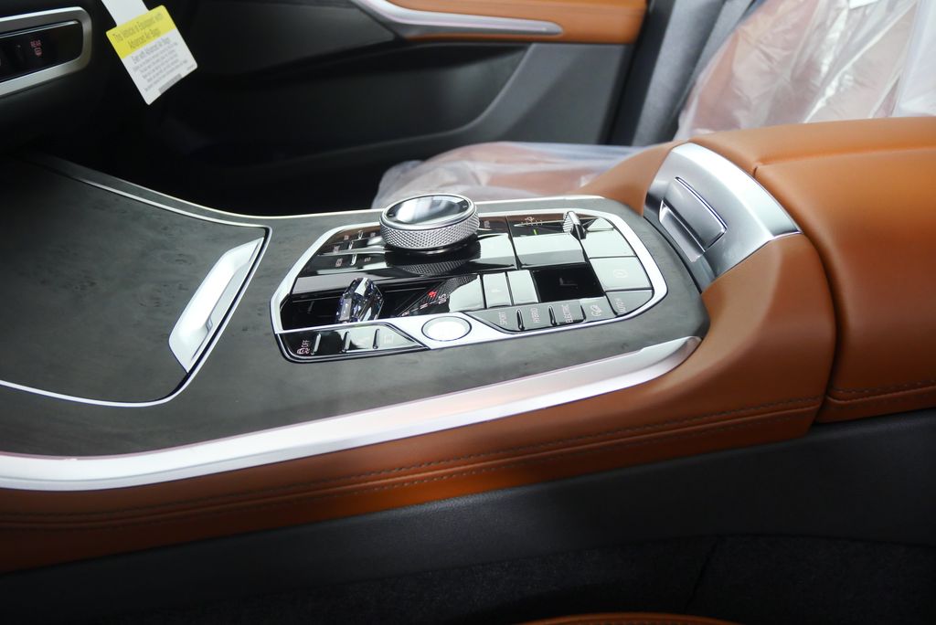 Thumbnail: 2026 BMW X5 - 21