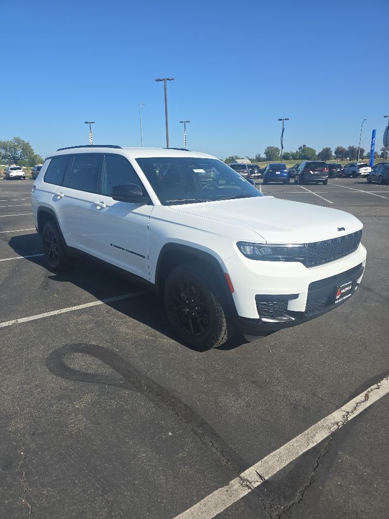 2024 Jeep Grand Cherokee L Altitude 4x4's photo