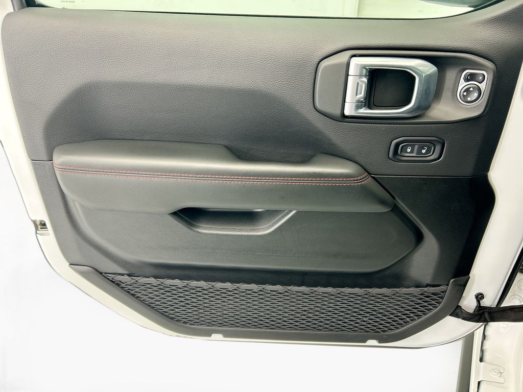 Thumbnail: 2024 Jeep Gladiator - 23