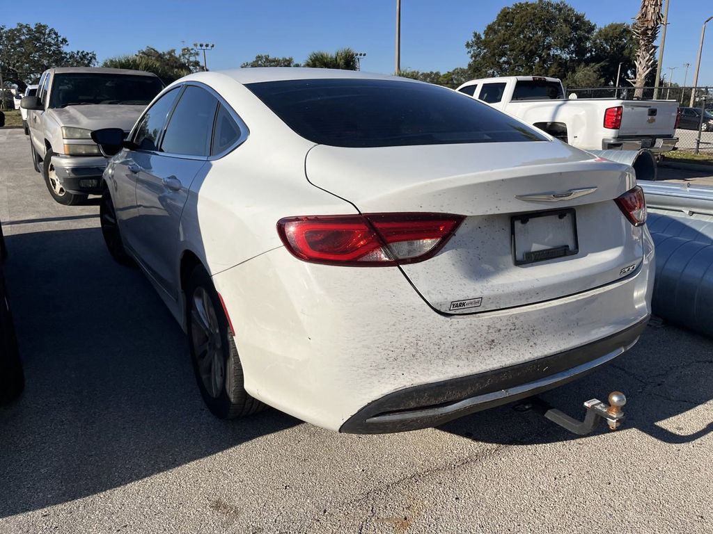 2015 Chrysler 200 Limited 5