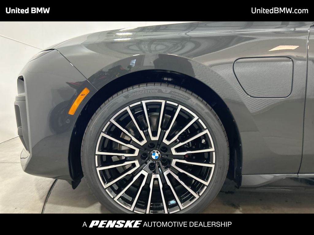 Thumbnail: 2026 BMW 7 Series - 10