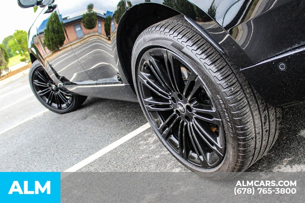 Used 2024 Black Land Rover SE image 15