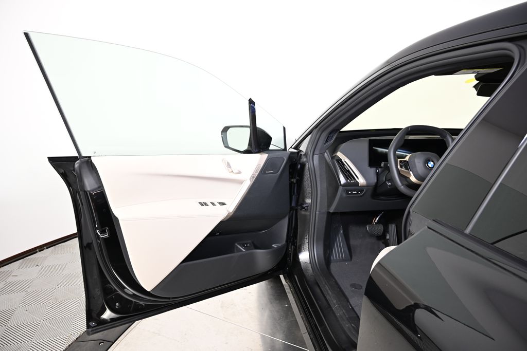 Thumbnail: 2026 BMW iX - 21