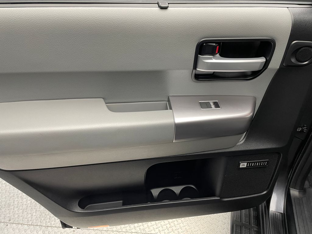 Thumbnail: 2018 Toyota Sequoia - 32