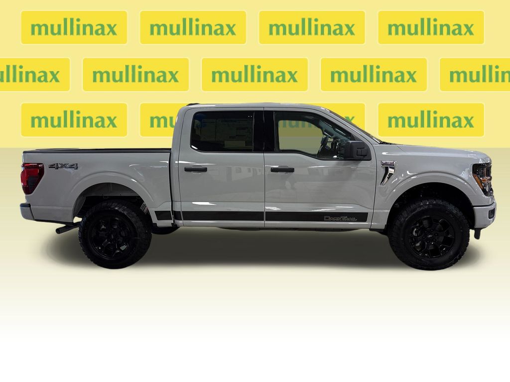 New 2026 White Ford XLT image 2