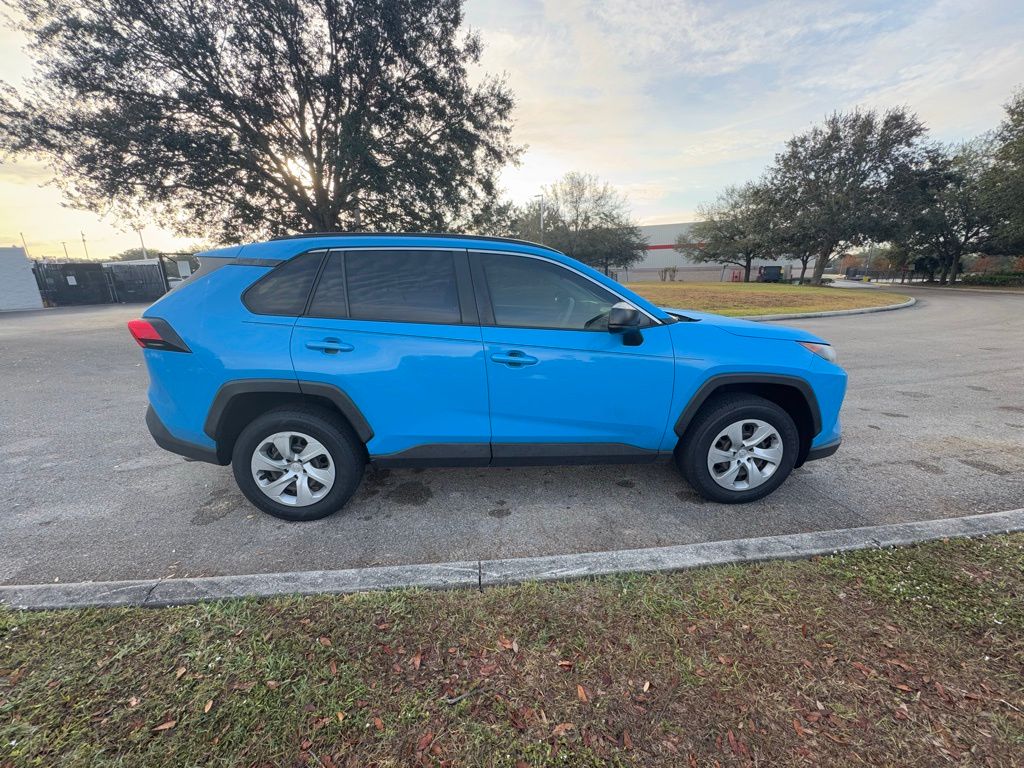 2019 Toyota RAV4 LE 6