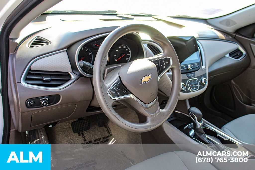 Used 2024 White Chevrolet LT image 21