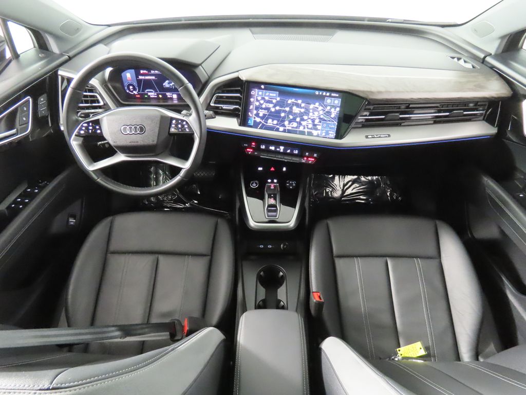Thumbnail: 2023 Audi Q4 e-tron - 10