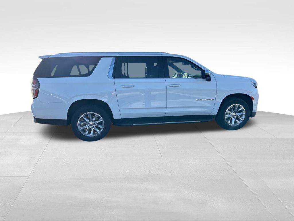 2023 Chevrolet Suburban Premier 9