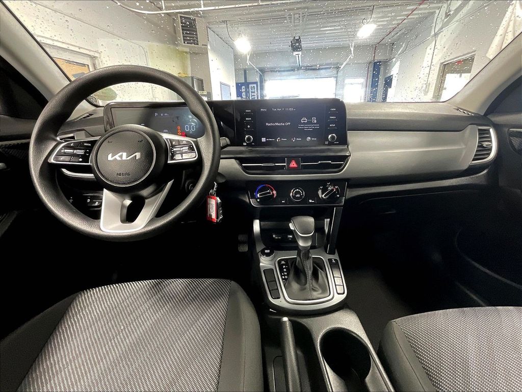 2024 Kia Seltos — photo 21
