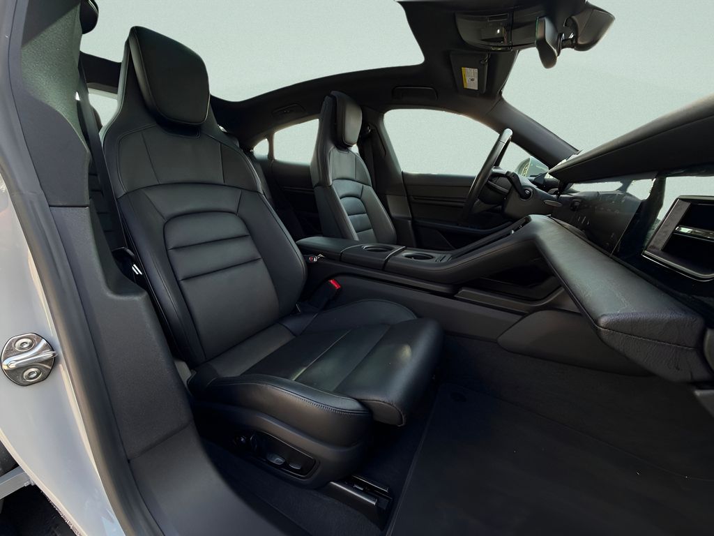 Certified Used 2022  Porsche  image 20