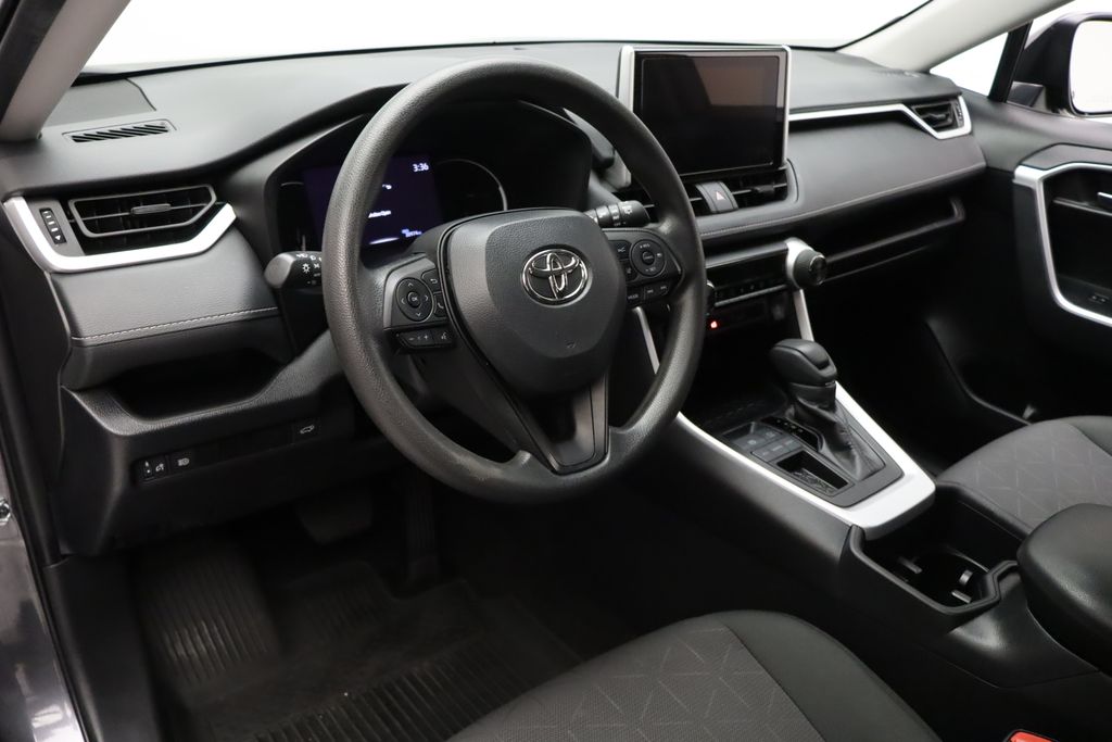 2024 Toyota RAV4 XLE 15